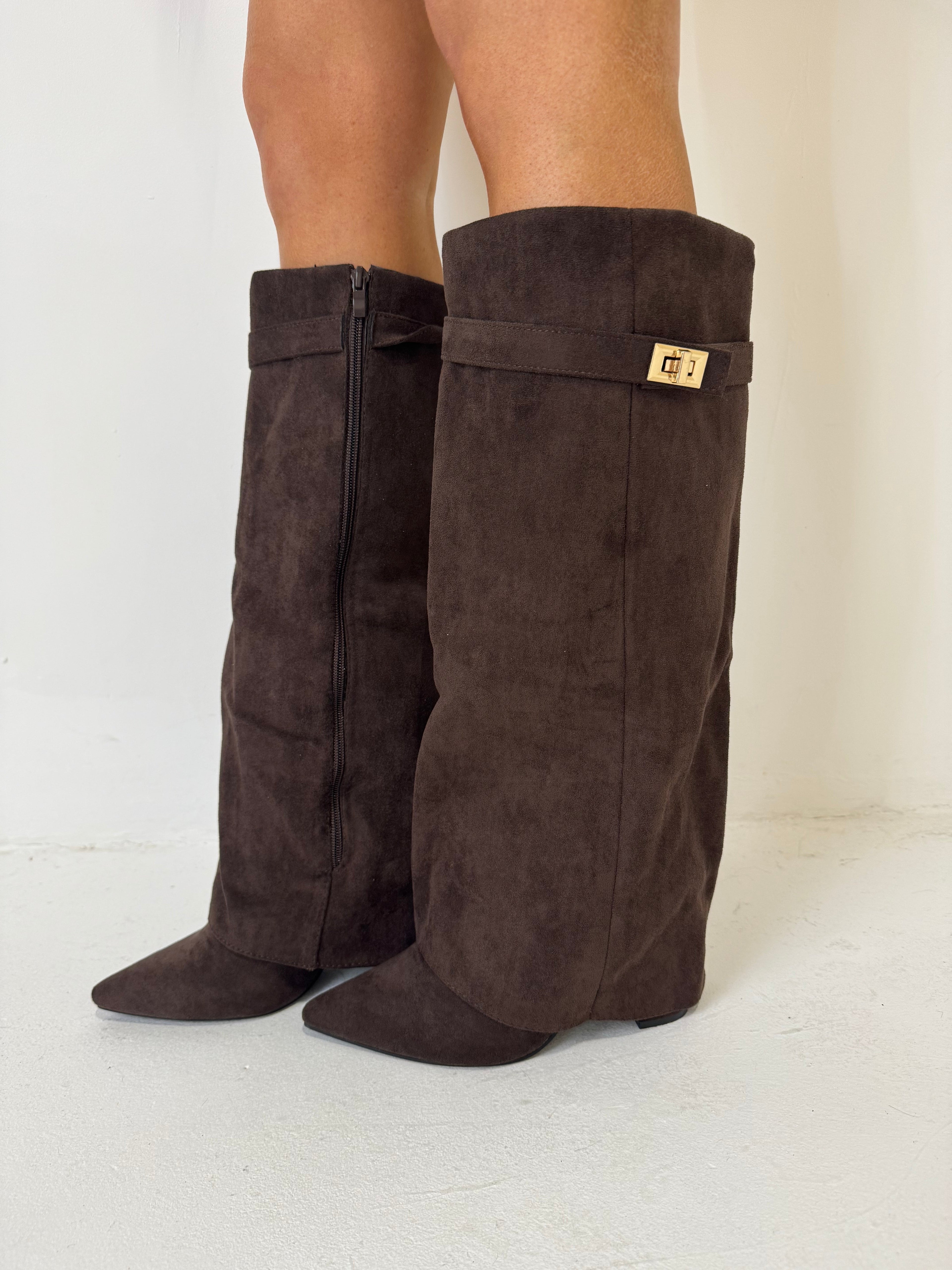GIA Suede Lock Detail Boots In Chocolate