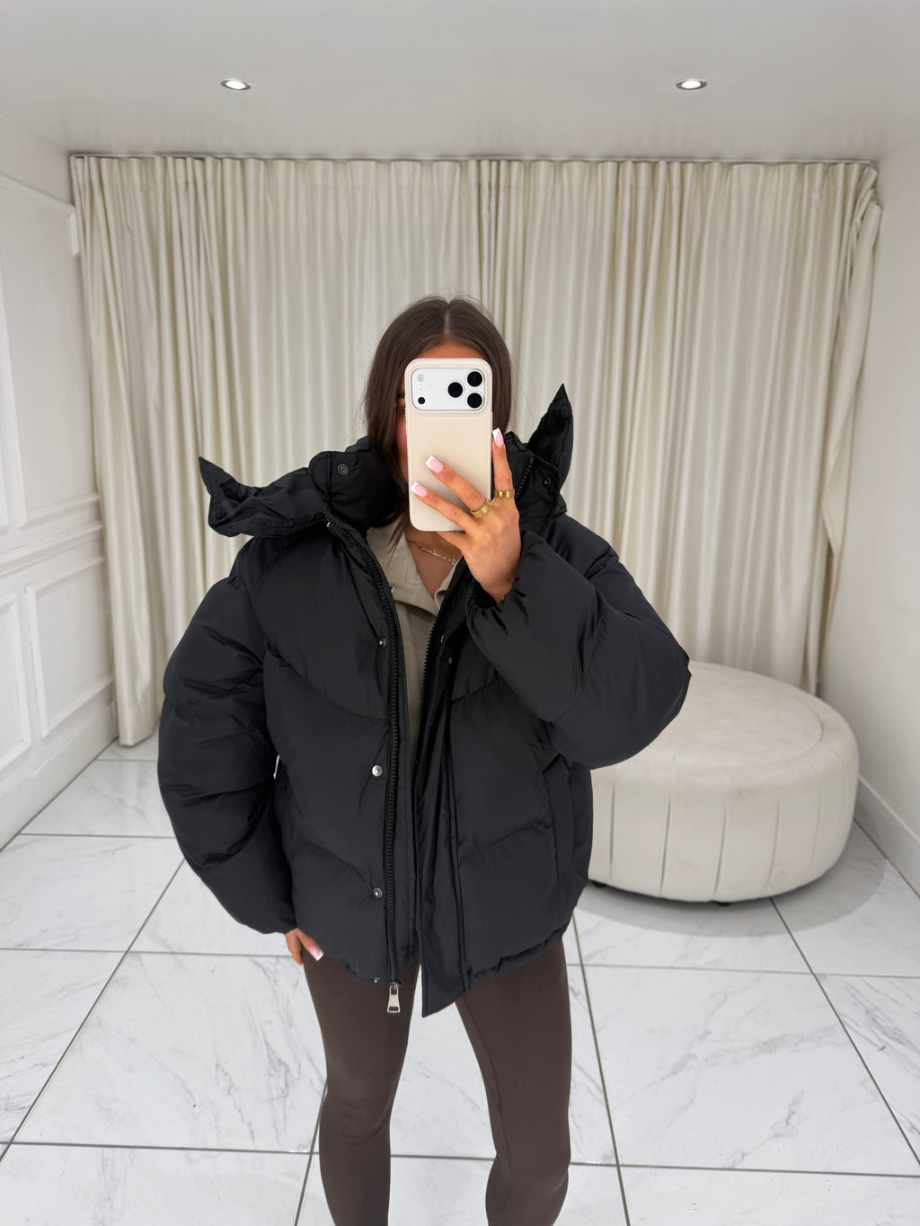 NAOMI Long Sleeved Cropped Puffer Jacket In Black