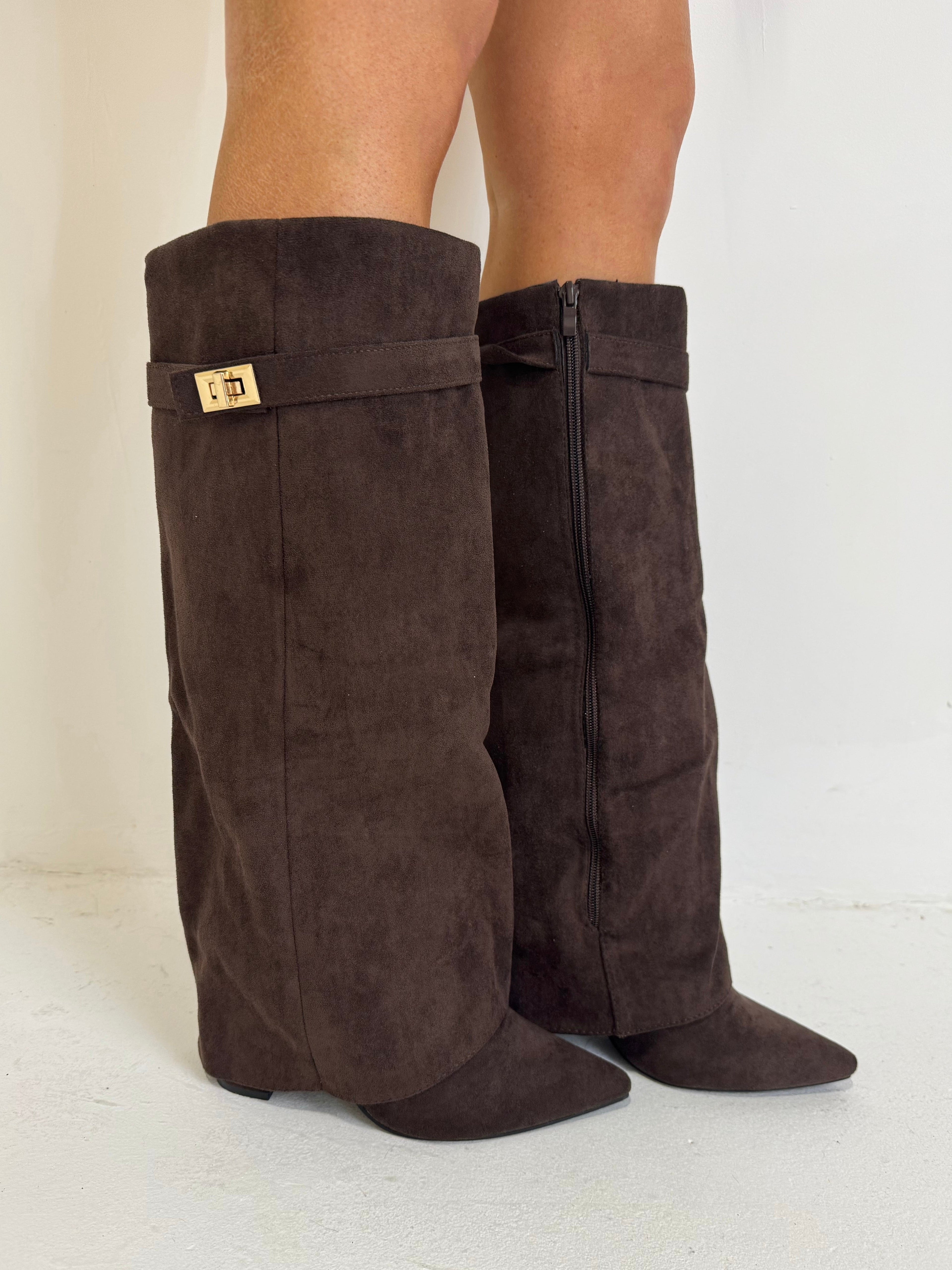 GIA Suede Lock Detail Boots In Chocolate